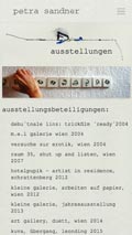 Website Petra Sandner auf einem Smartphone